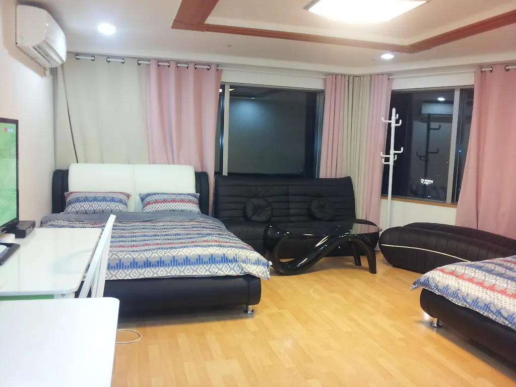 Cozy Seoul Hongdae Apartment 0*,