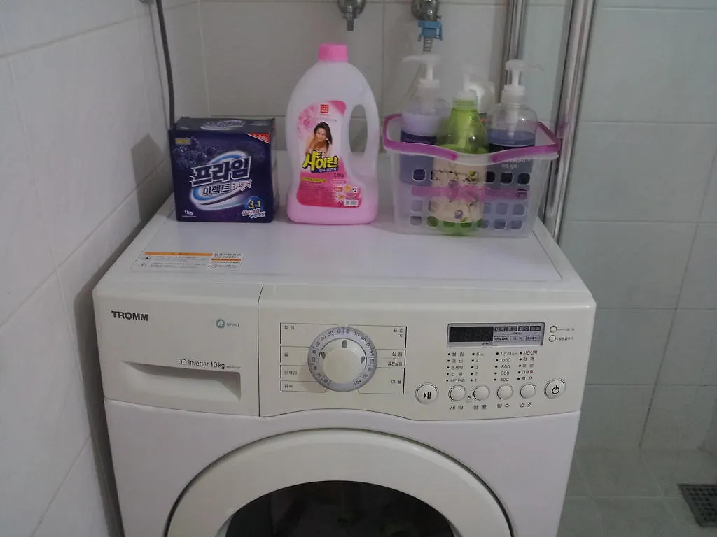 Cozy Seoul Hongdae Apartment