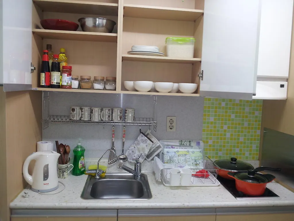 Cozy Seoul Hongdae Apartment