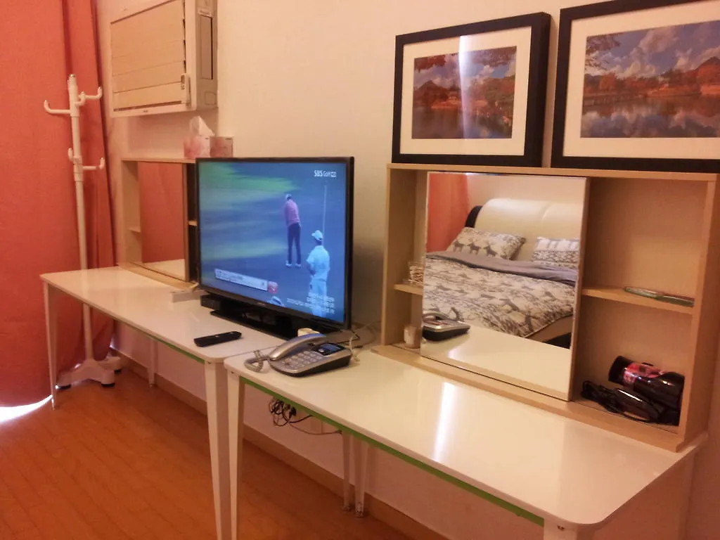 Cozy Seoul Hongdae Apartment 0*,  South Korea